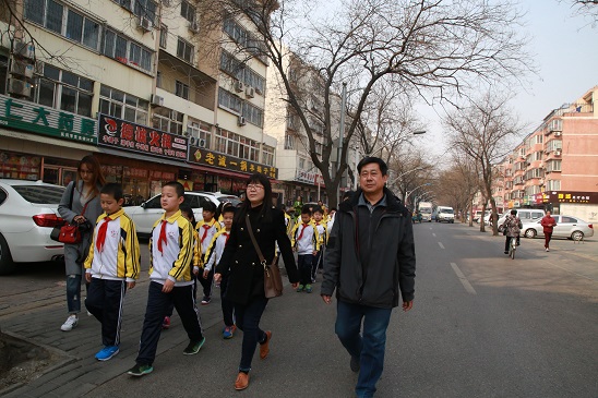 �ȷ��еھ�Сѧ��չ��������ͨ �������� ѧ�׷�����ʵ���