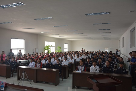 �����Ź�����ί���������˶�98���ꡰ������ �ഺ־ �й��Ρ������ߡ��������ĸ����ߡ�����Ա������ʽ