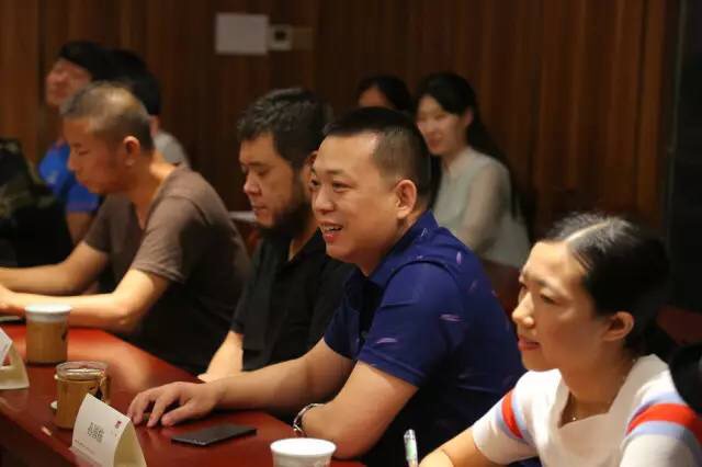 ���ȷ���ί��֯��չ��������Ⱥ����̸���ߡ����λ��ء�������ʽ