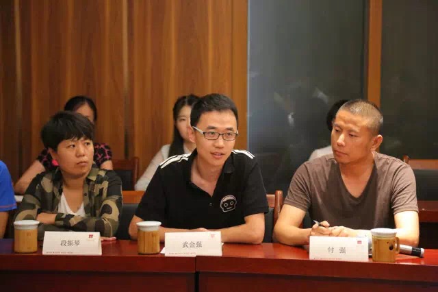 ���ȷ���ί��֯��չ��������Ⱥ����̸���ߡ����λ��ء�������ʽ