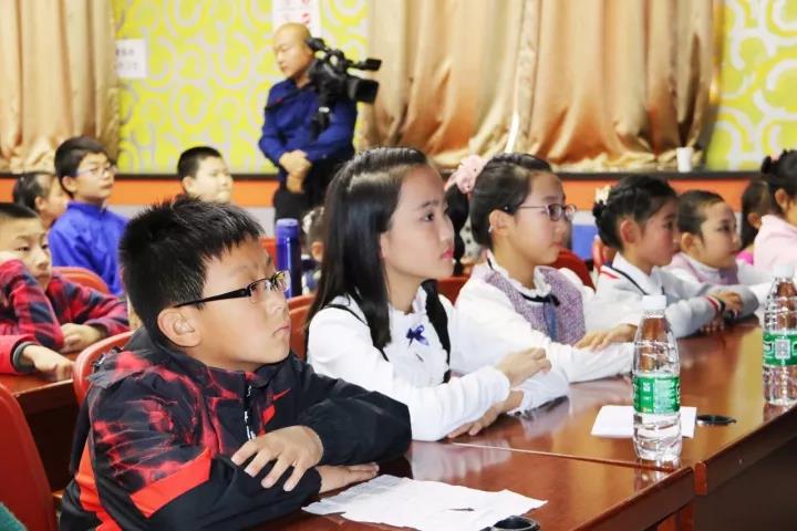 ����ί�߻�ʮ�Ŵ�������Ƭ�����ǵ���ʱ����