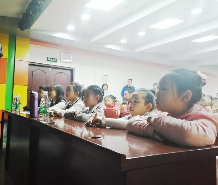 ����ί�߻�ʮ�Ŵ�������Ƭ�����ǵ���ʱ����