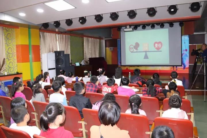 ����ί�߻�ʮ�Ŵ�������Ƭ�����ǵ���ʱ����